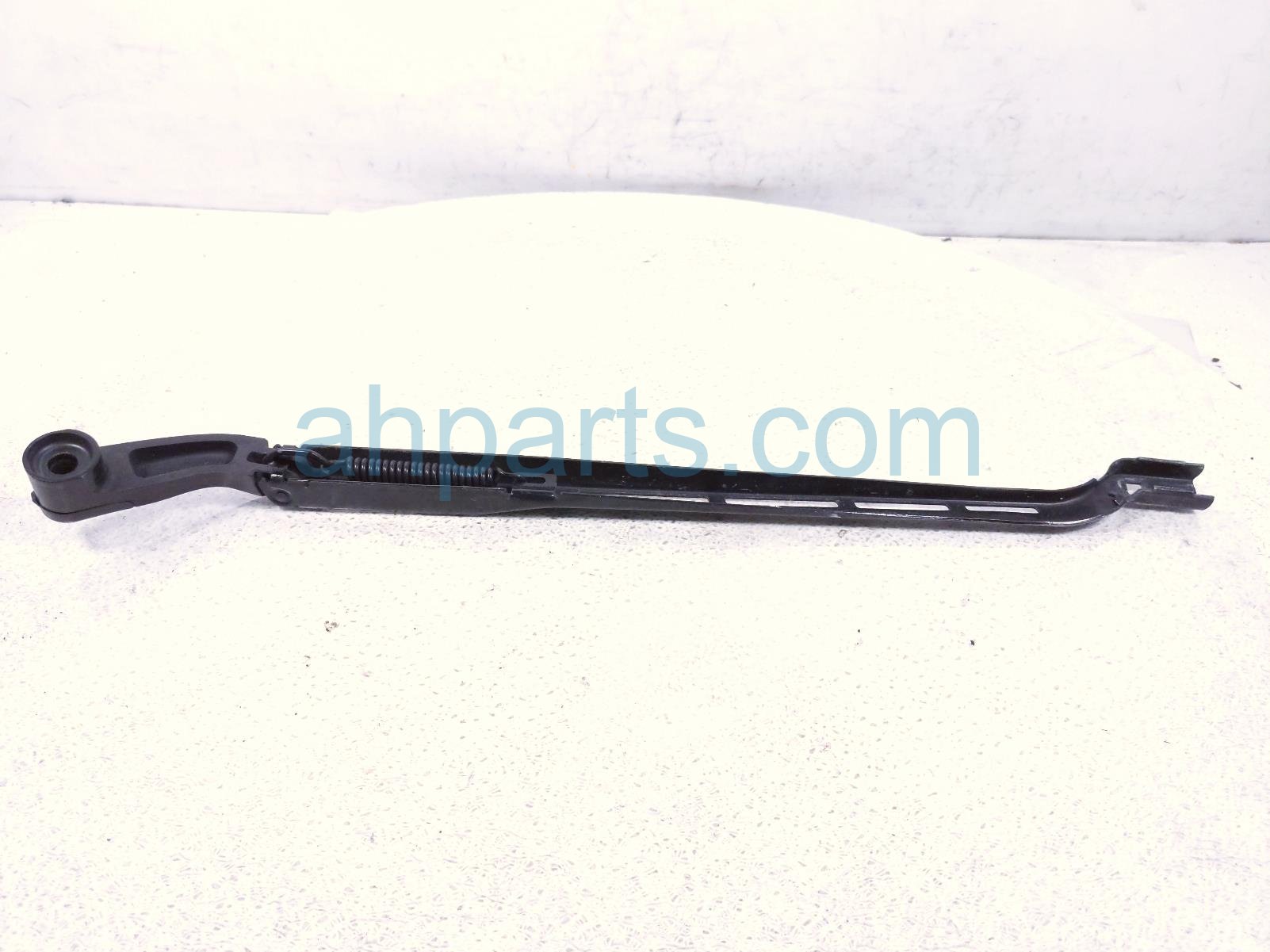 2016 Chevy Silverado 1500 Driver Windshield Wiper Arm 84372499 Replacement 2016 Chevy Silverado 1500 Driver Windshield Wiper Arm 84372499 Replacement thumbnail