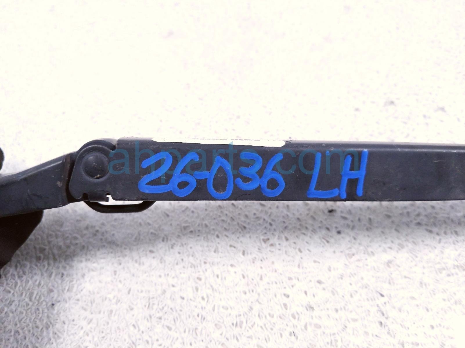 2016 Chevy Silverado 1500 Driver Windshield Wiper Arm 84372499 Replacement 2016 Chevy Silverado 1500 Driver Windshield Wiper Arm 84372499 Replacement thumbnail