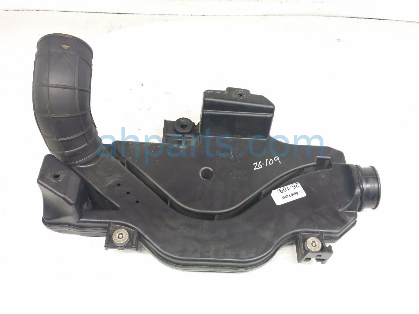 Honda AIR CLEANER RESONATOR CHAMBER - 2.0L
