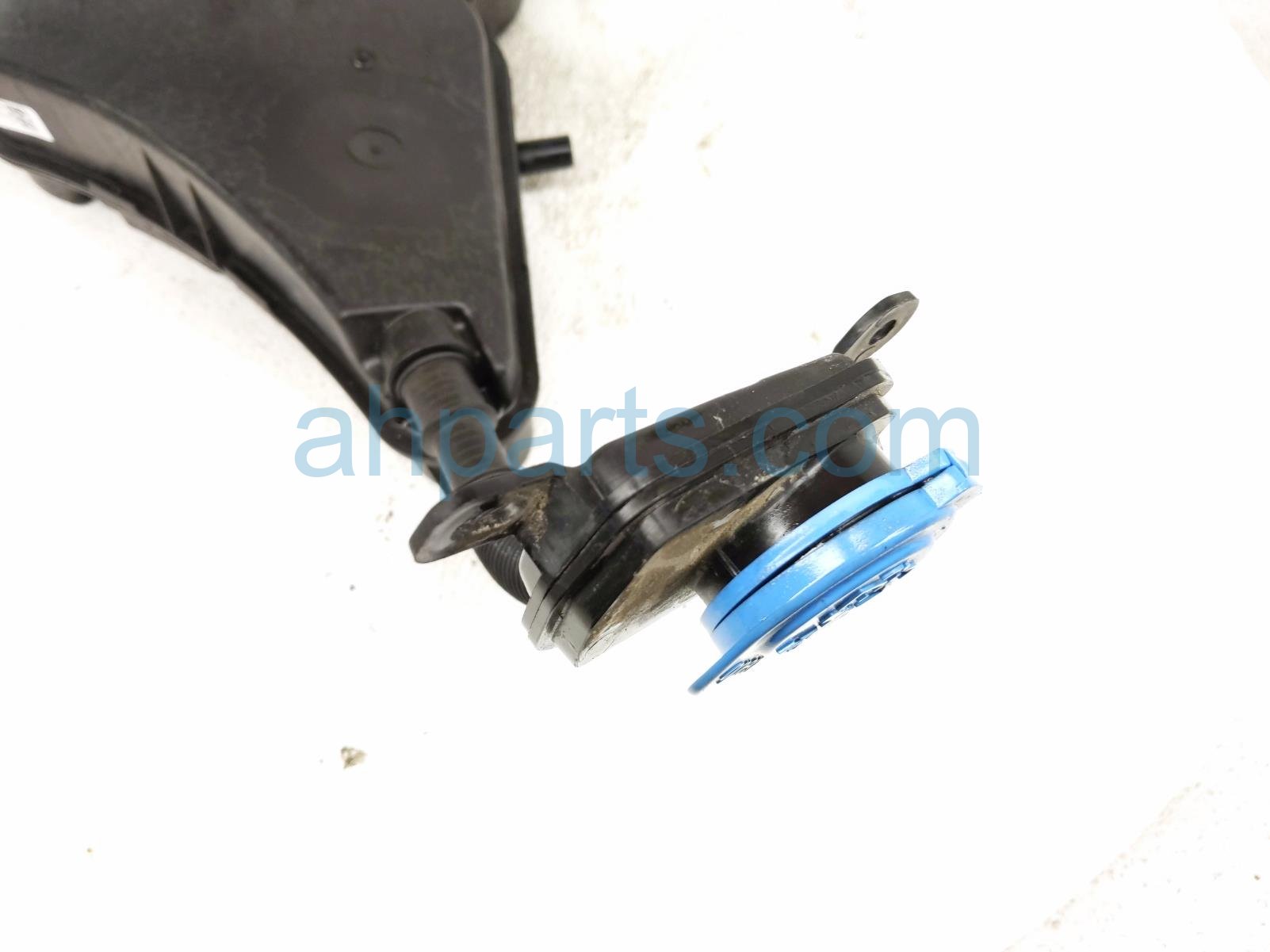 2025 BMW I4 Windshield Washer Reservoir Tank 61 66 9 478 352 Replacement 2025 BMW I4 Windshield Washer Reservoir Tank 61 66 9 478 352 Replacement thumbnail