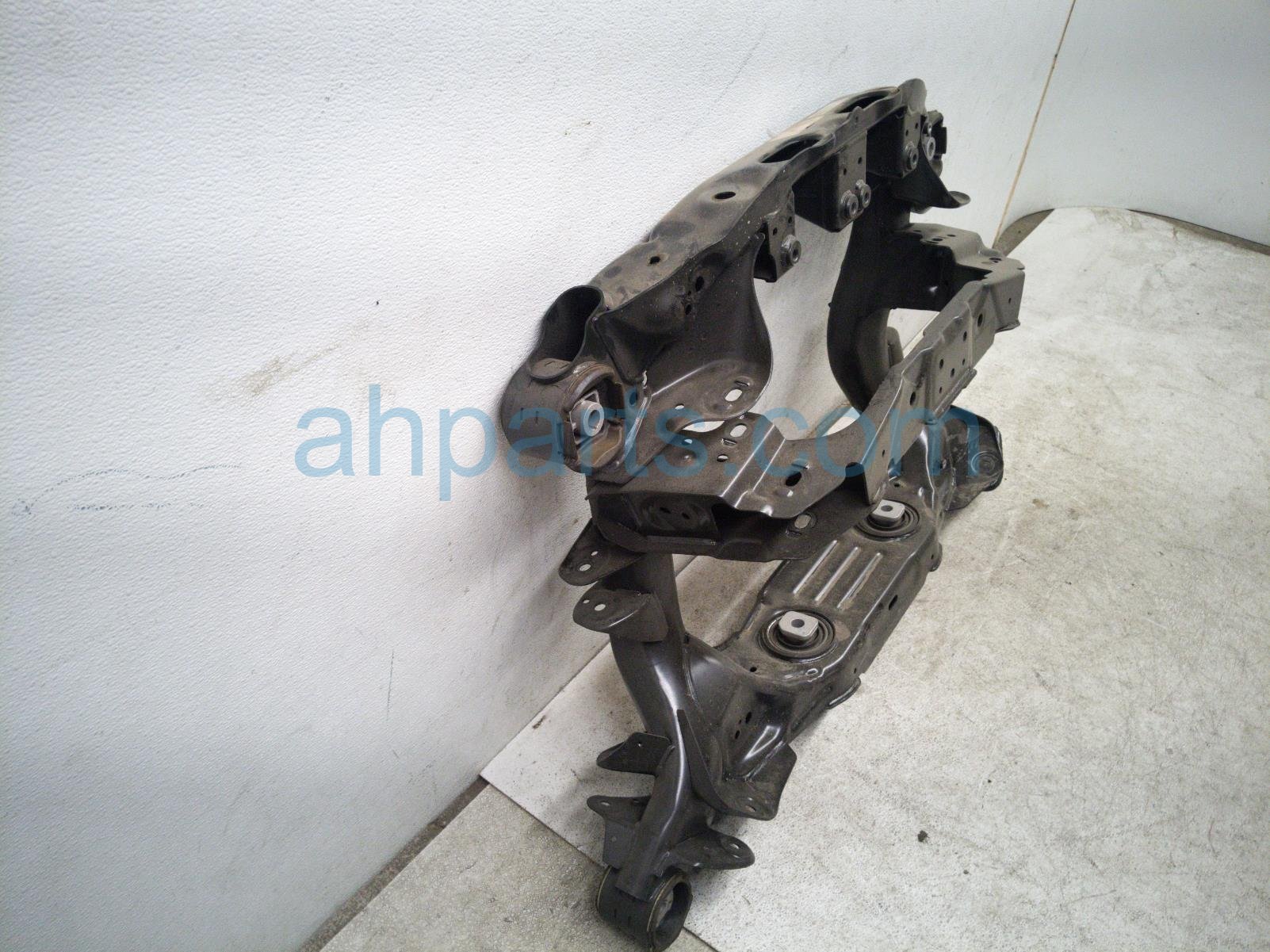 2025 BMW I4 Crossmember Rear Sub Frame / Cradle 33 30 7 916 221 Replacement 2025 BMW I4 Crossmember Rear Sub Frame / Cradle 33 30 7 916 221 Replacement thumbnail