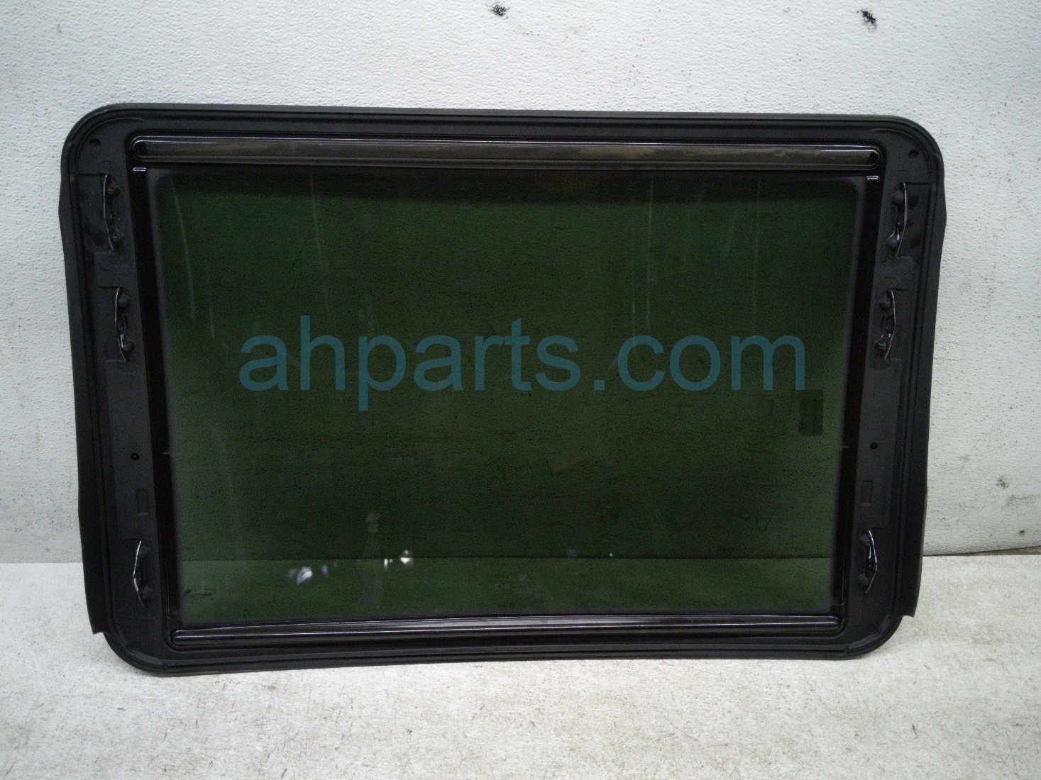 2025 BMW I4 Sunroof / Sun Roof Glass Window 54 10 8 737 865 Replacement 2025 BMW I4 Sunroof / Sun Roof Glass Window 54 10 8 737 865 Replacement thumbnail