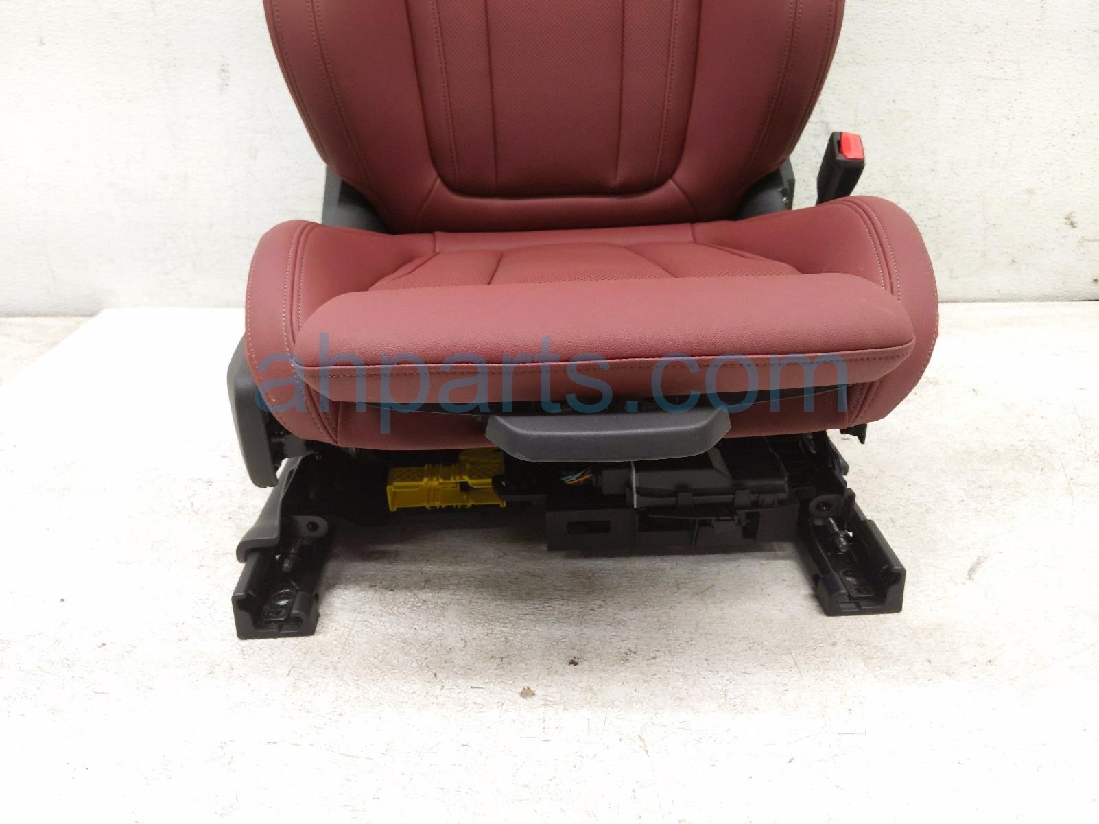2025 BMW I4 Front Passenger Seat Red W/ Airbag 52 10 5 A1A FA8 Replacement 2025 BMW I4 Front Passenger Seat Red W/ Airbag 52 10 5 A1A FA8 Replacement thumbnail