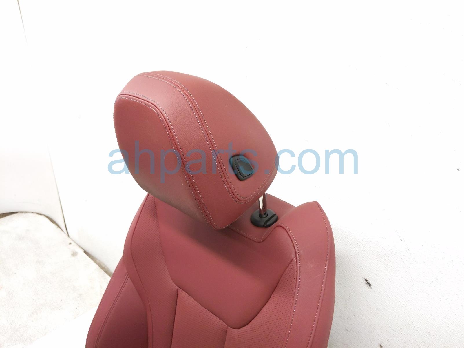 2025 BMW I4 Front Driver Seat Red W/ Airbag 52 10 5 A1A FA7 Replacement 2025 BMW I4 Front Driver Seat Red W/ Airbag 52 10 5 A1A FA7 Replacement thumbnail