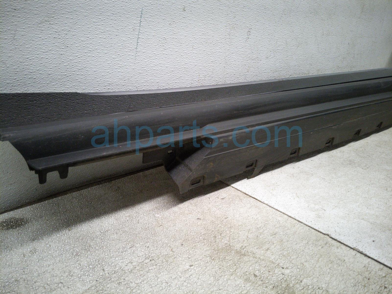 2025 BMW I4 Rocker Trim Passenger Side Skirt / Molding Black 51 77 5 A36 104 Replacement 2025 BMW I4 Rocker Trim Passenger Side Skirt / Molding Black 51 77 5 A36 104 Replacement thumbnail