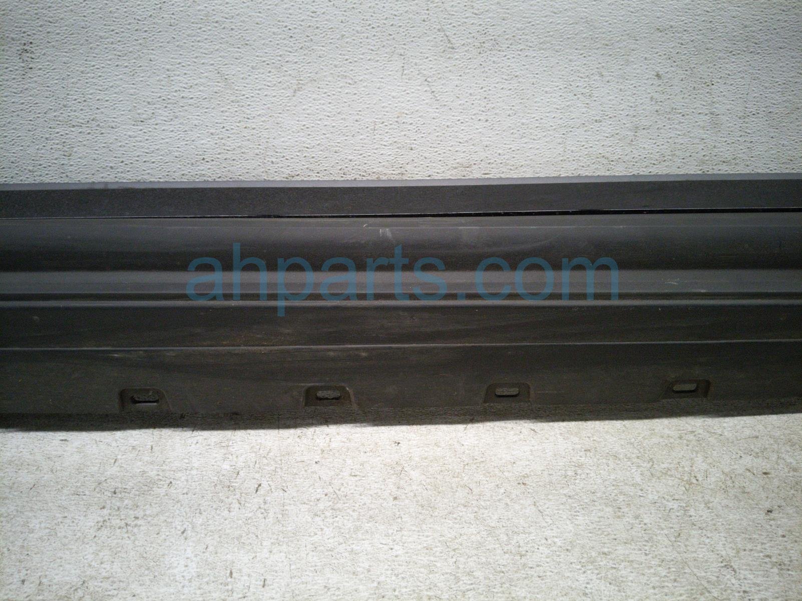 2025 BMW I4 Rocker Trim Passenger Side Skirt / Molding Black 51 77 5 A36 104 Replacement 2025 BMW I4 Rocker Trim Passenger Side Skirt / Molding Black 51 77 5 A36 104 Replacement thumbnail