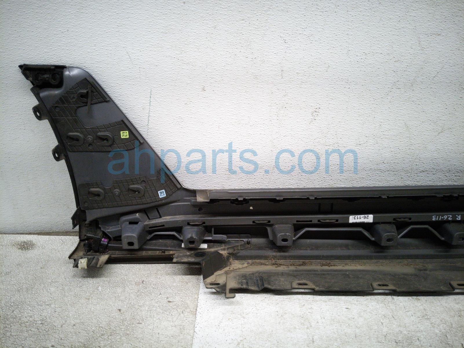 2025 BMW I4 Rocker Trim Passenger Side Skirt / Molding Black 51 77 5 A36 104 Replacement 2025 BMW I4 Rocker Trim Passenger Side Skirt / Molding Black 51 77 5 A36 104 Replacement thumbnail