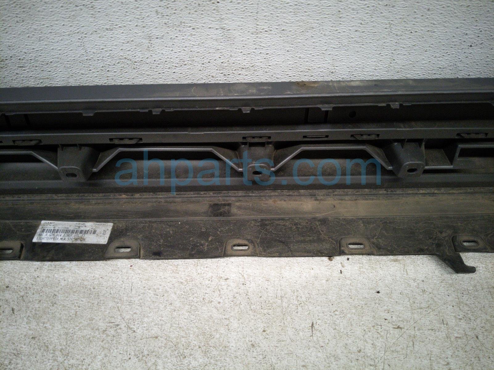 2025 BMW I4 Rocker Trim Passenger Side Skirt / Molding Black 51 77 5 A36 104 Replacement 2025 BMW I4 Rocker Trim Passenger Side Skirt / Molding Black 51 77 5 A36 104 Replacement thumbnail