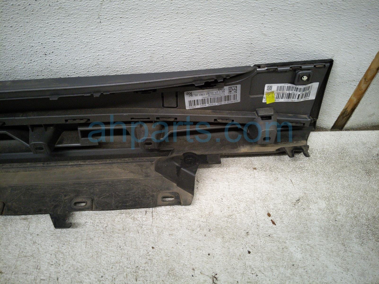 2025 BMW I4 Rocker Trim Passenger Side Skirt / Molding Black 51 77 5 A36 104 Replacement 2025 BMW I4 Rocker Trim Passenger Side Skirt / Molding Black 51 77 5 A36 104 Replacement thumbnail