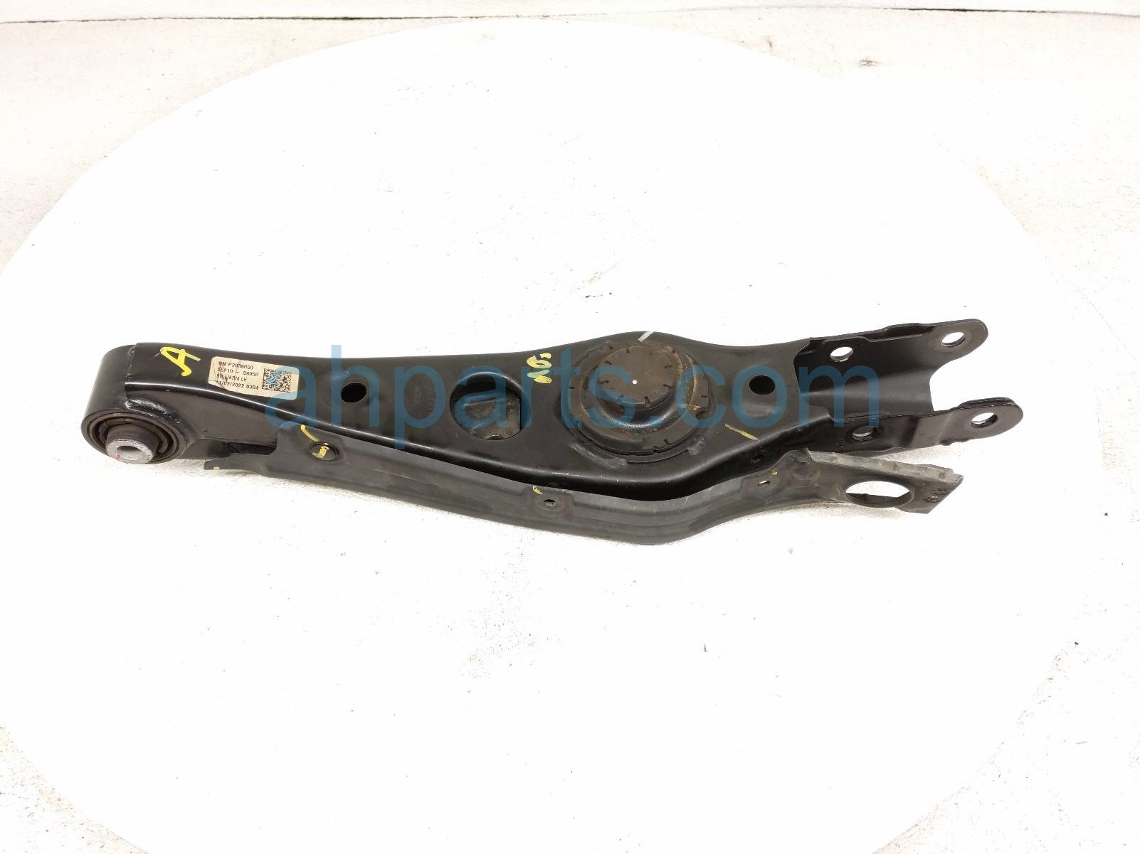 Kia RR/LH LATERAL LOWER CONTROL ARM