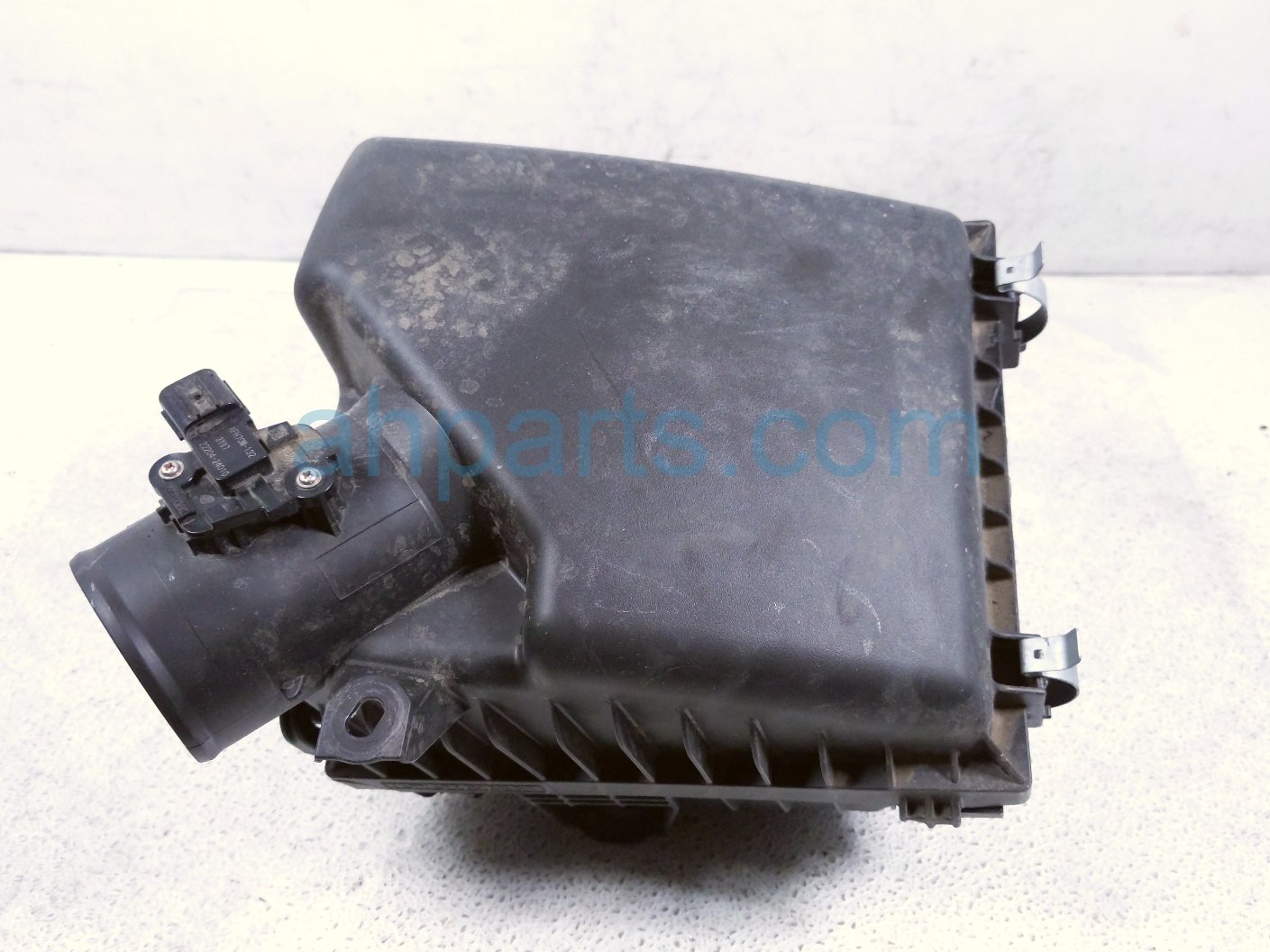 Toyota AIR CLEANER BOX W/MAF-2.4T