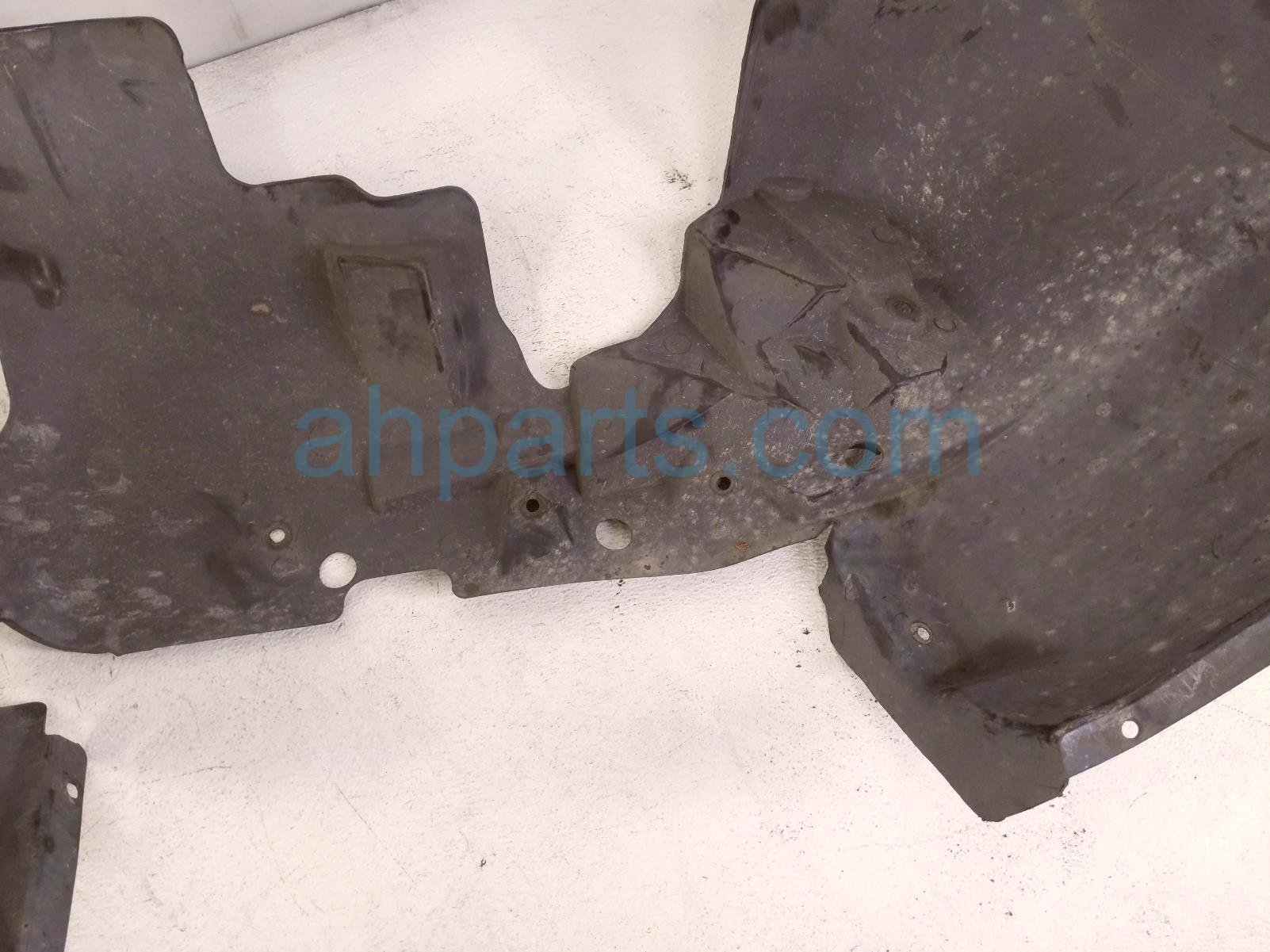 2017 Jeep Wrangler Front Passenger Inner Fender Liner 55157116AI Replacement 2017 Jeep Wrangler Front Passenger Inner Fender Liner 55157116AI Replacement thumbnail
