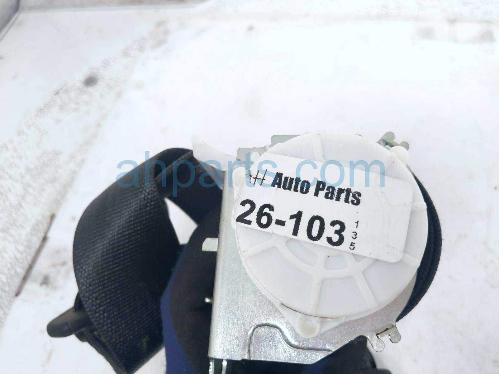 2022 Chevy Tahoe 2nd Row Driver Belt Retractor Black 84934979 Replacement 2022 Chevy Tahoe 2nd Row Driver Belt Retractor Black 84934979 Replacement thumbnail