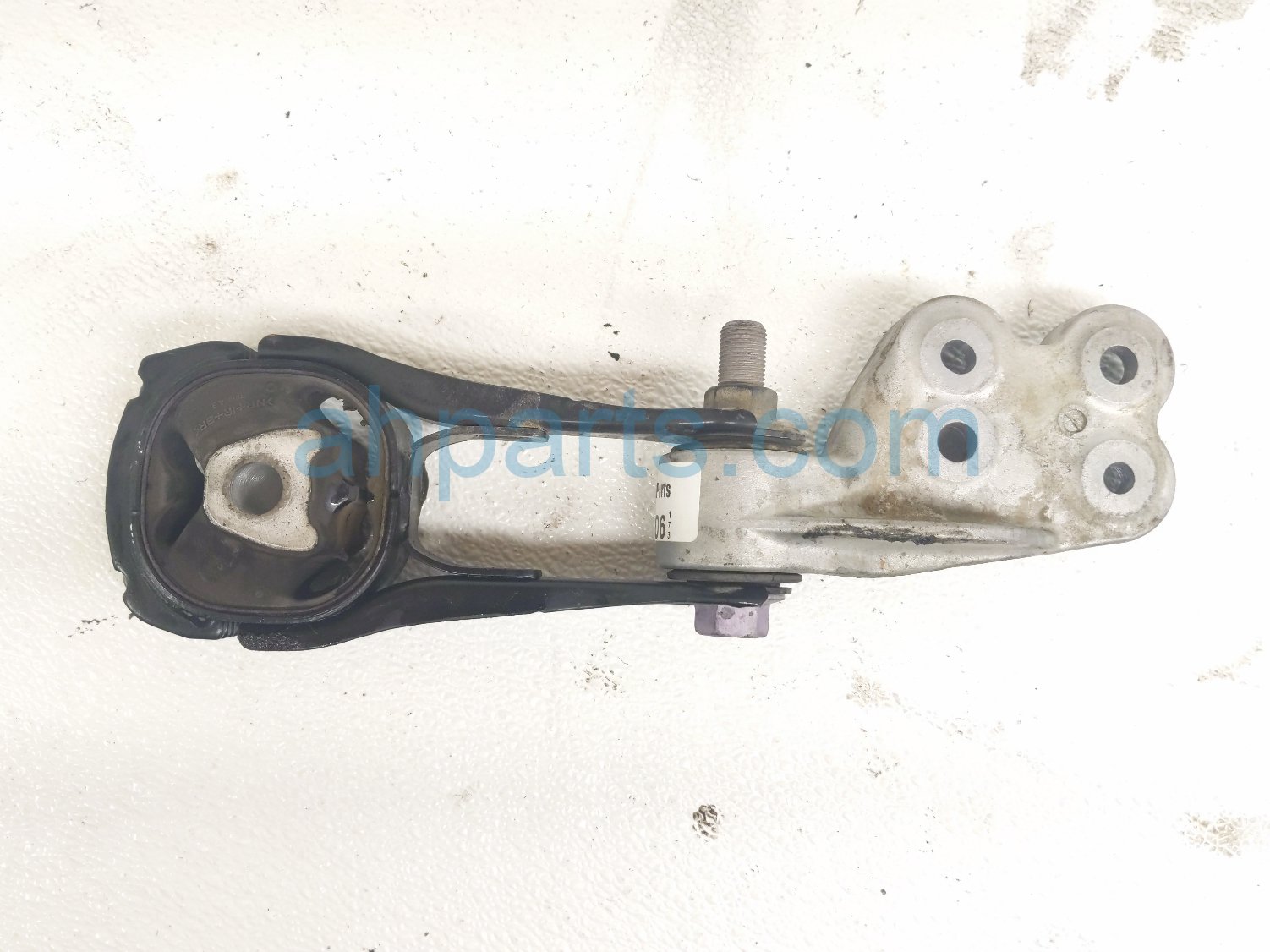 Toyota TRANSMISSION MOUNT + BRACKET - 1.8L