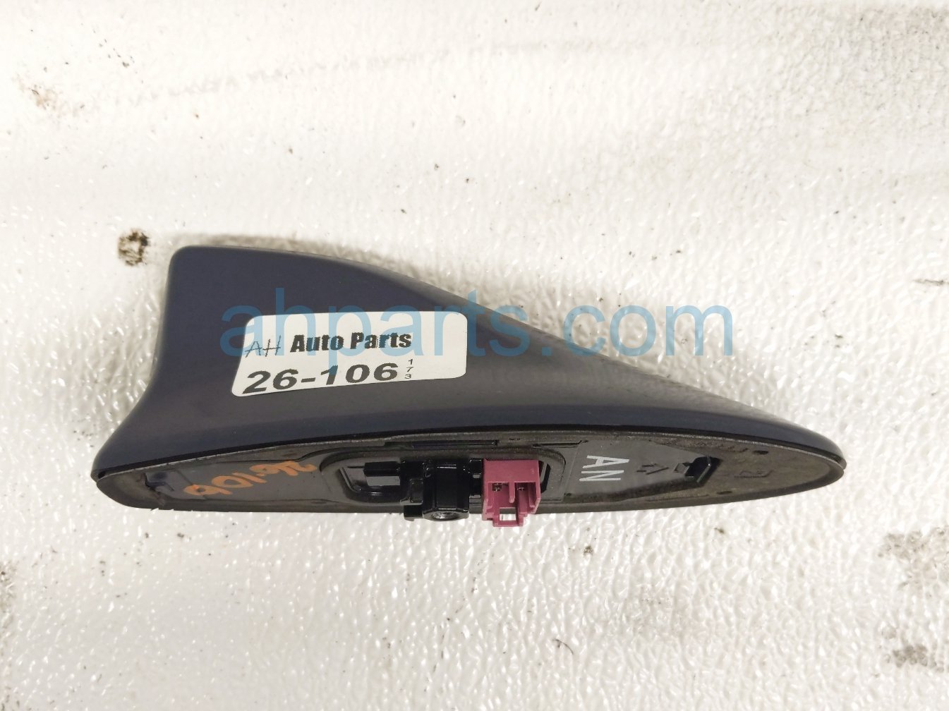 Toyota ANTENNA - ROOF MTD - SHARK FIN BLUE
