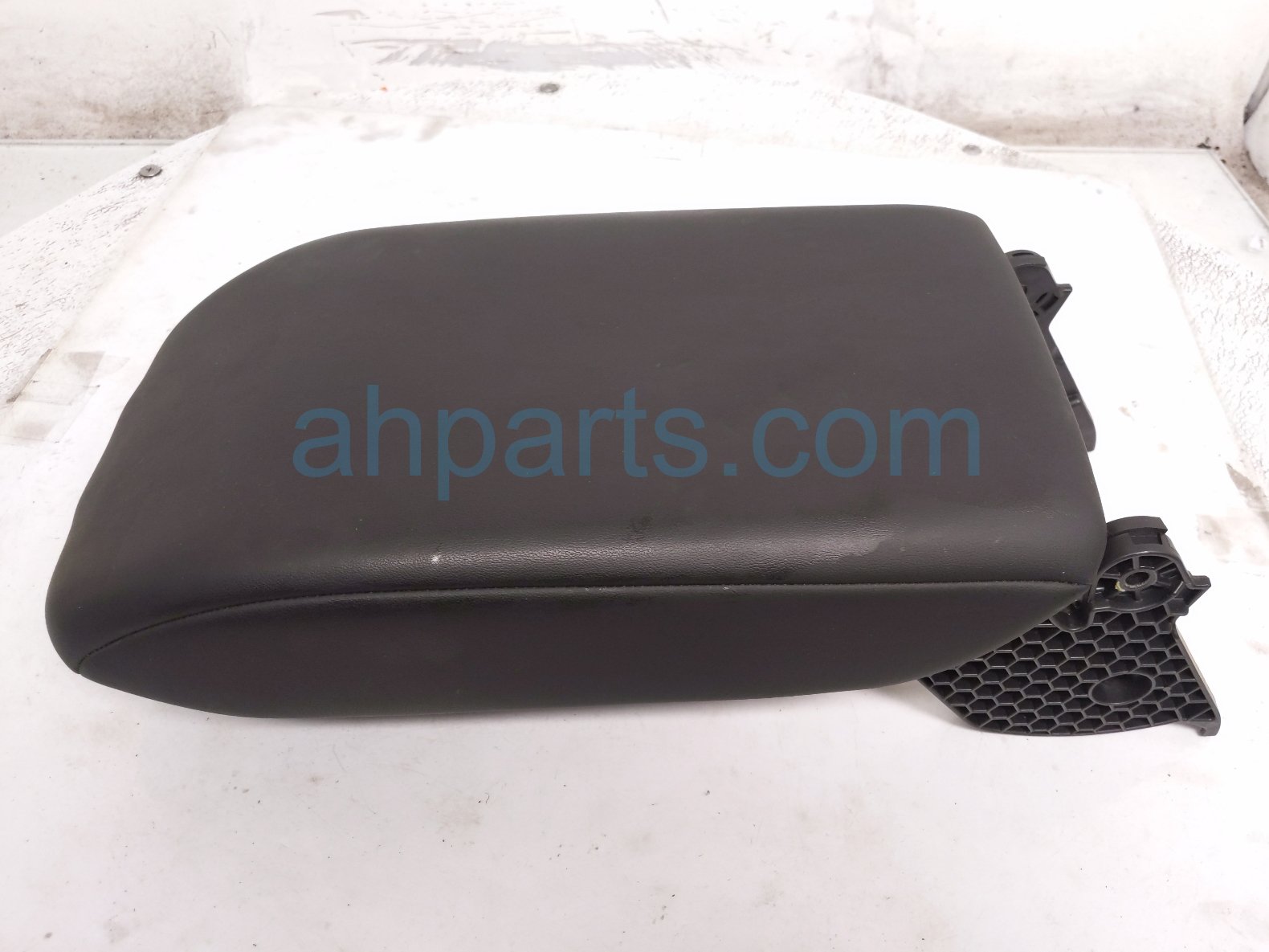 Honda CENTER CONSOLE LID/ARMREST - BLACK