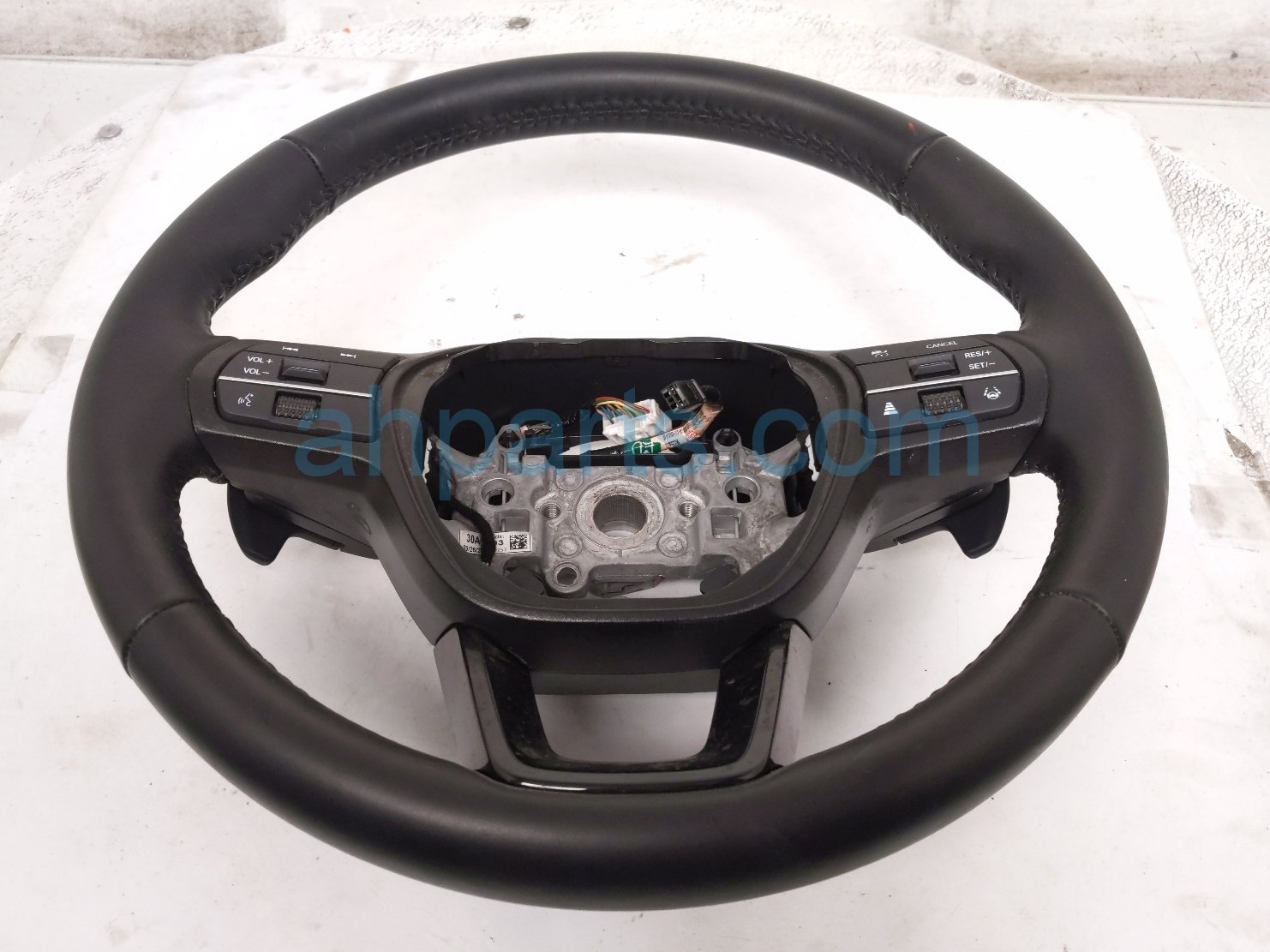 Honda STEERING WHEEL W/PADDLES - BLACK