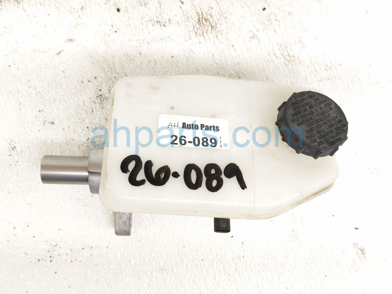 2021 Tesla Model Y Brake Master Cylinder W/reservoir 1188673 00 A Replacement 2021 Tesla Model Y Brake Master Cylinder W/reservoir 1188673 00 A Replacement thumbnail