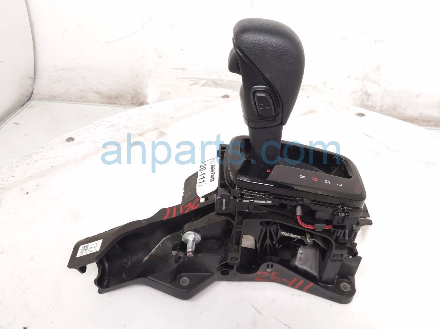 Honda A/T FLOOR SHIFTER W/KNOB ASSY