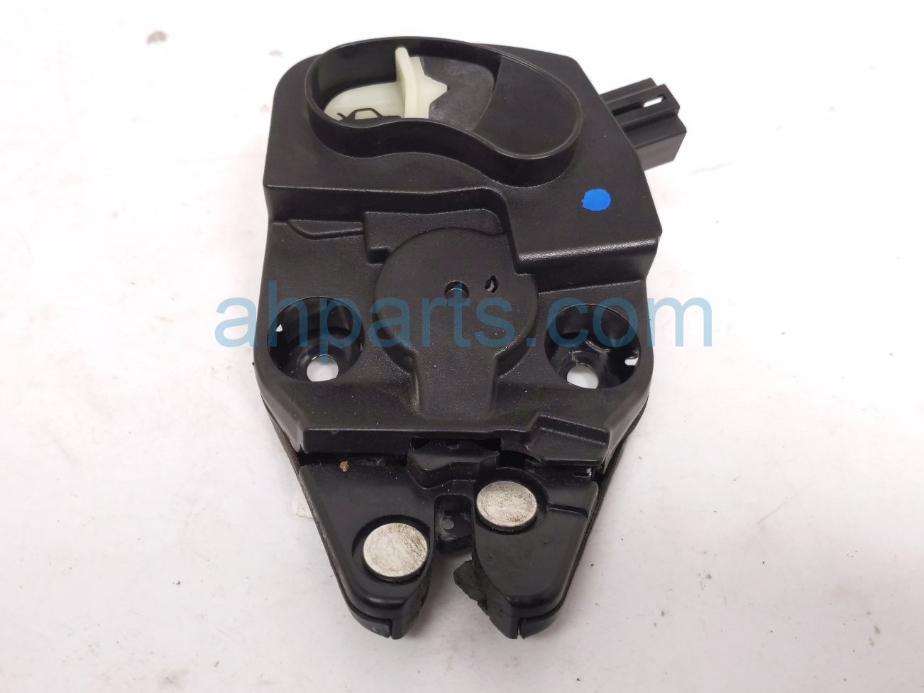 Honda TRUNK LOCK / LATCH ASSY