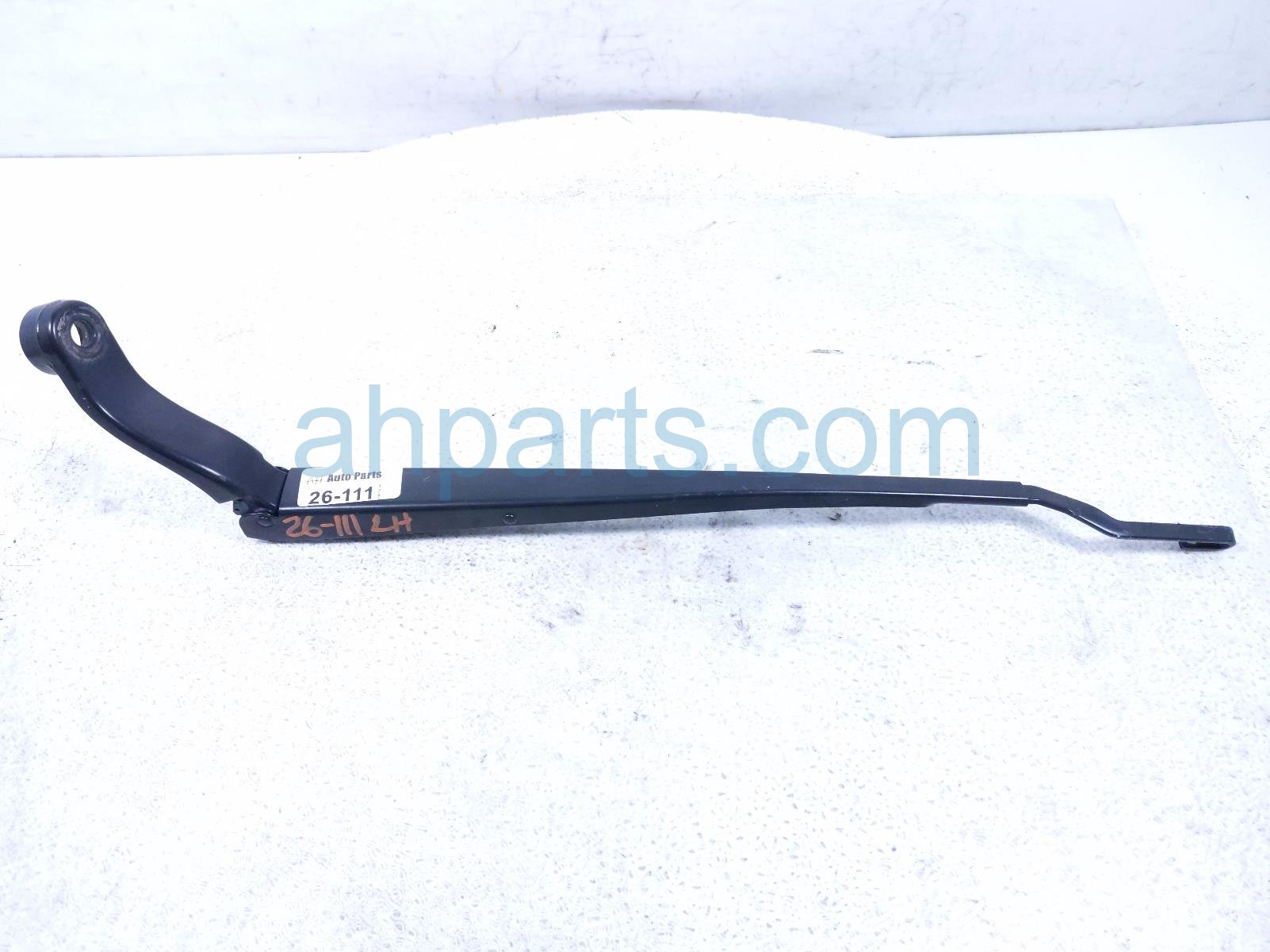 Honda LH WINDSHIELD WIPER ARM