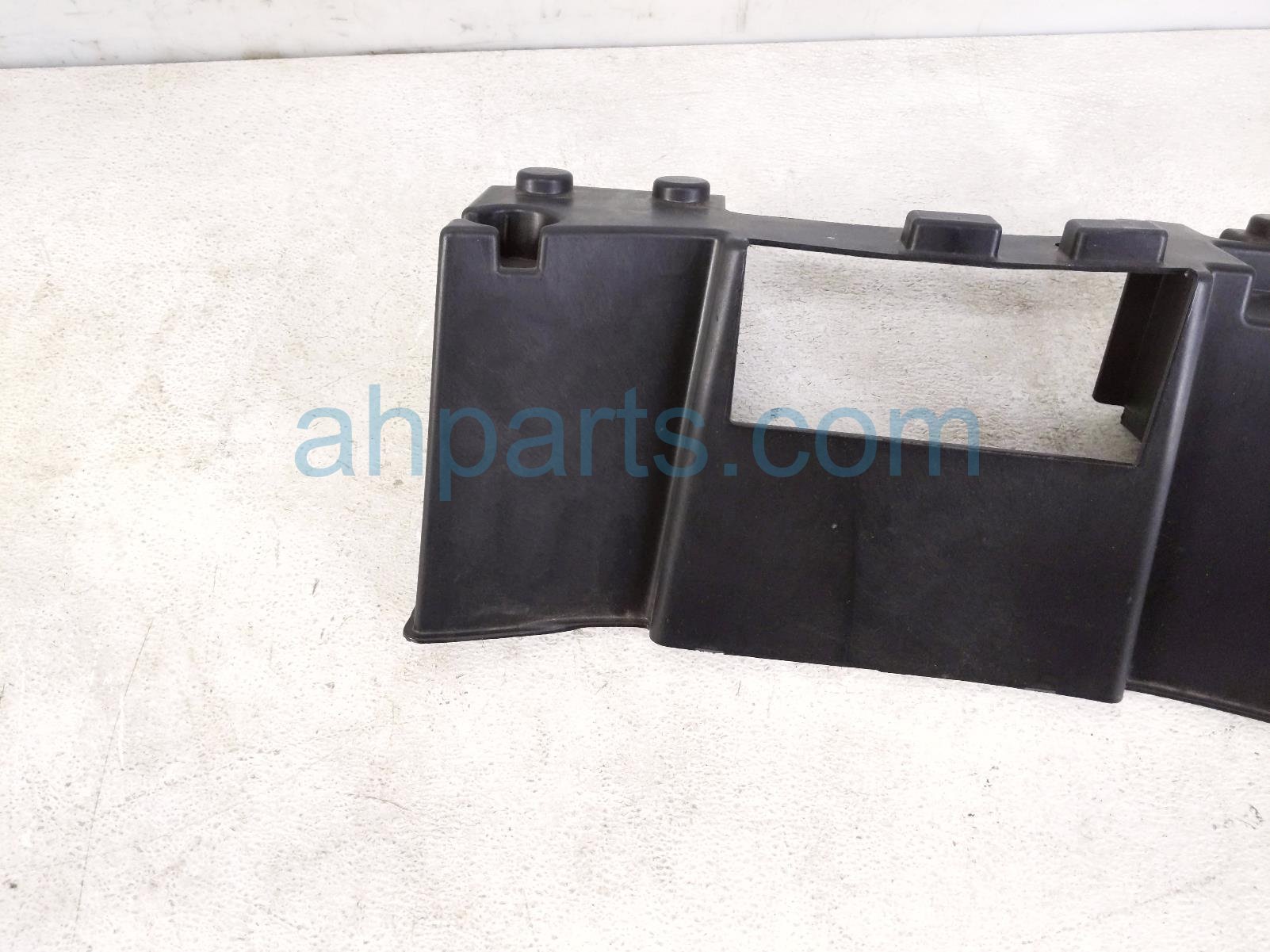 2020 Land Rover Range Rover Sport Rear Driver Spare Housing Side Support CK52 454A21 AC Replacement 2020 Land Rover Range Rover Sport Rear Driver Spare Housing Side Support CK52 454A21 AC Replacement thumbnail