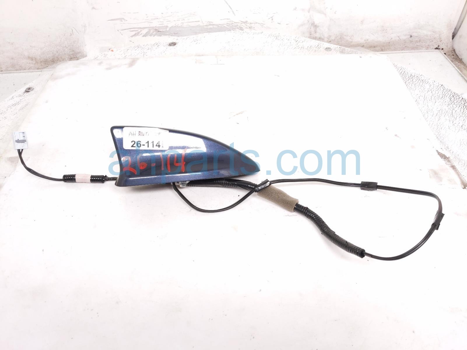 Honda ROOF MOUNTED ANTENNA - BLUE