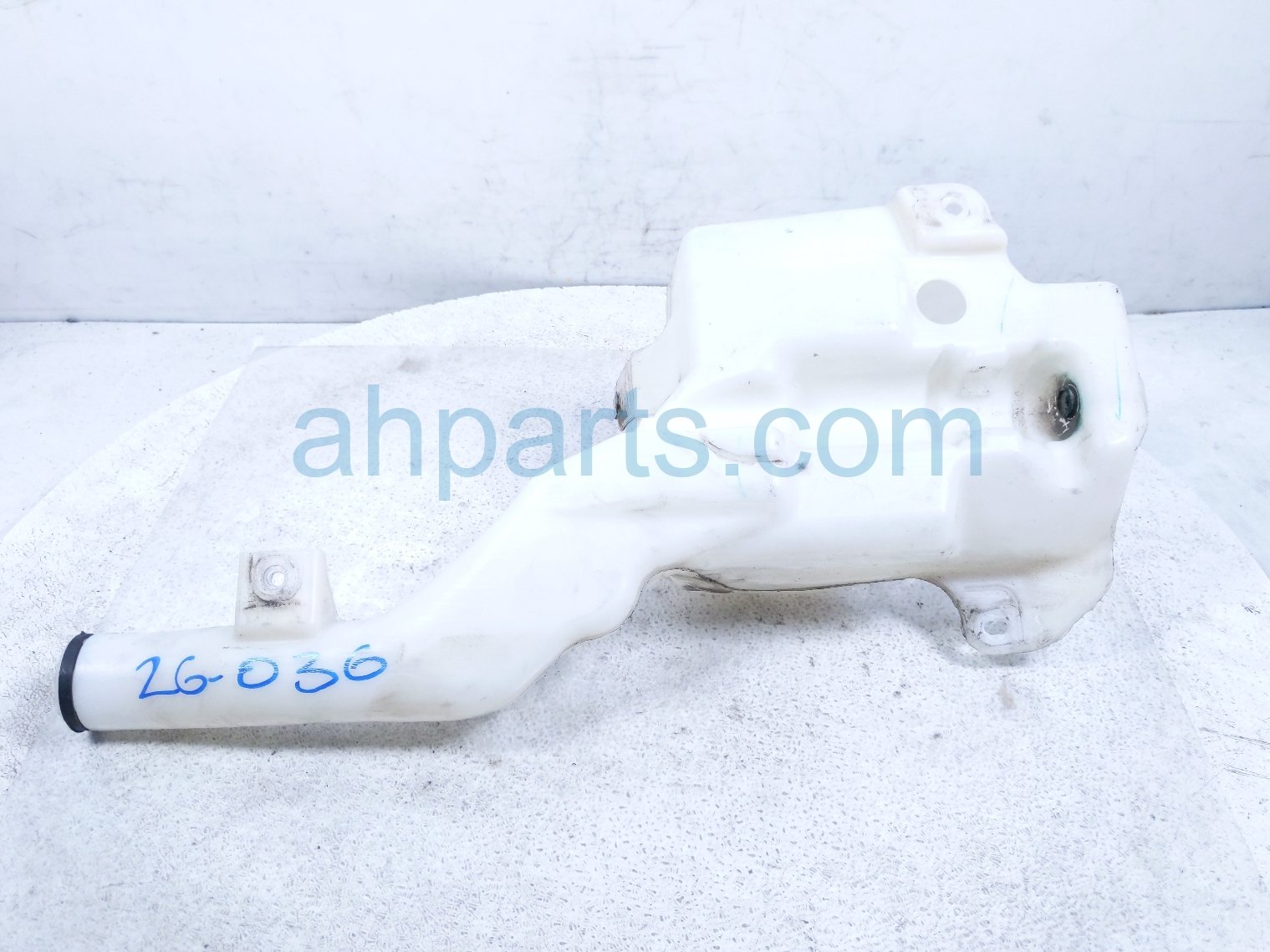2016 Chevy Silverado 1500 Windshield Washer Reservoir Tank 23283668 Replacement 2016 Chevy Silverado 1500 Windshield Washer Reservoir Tank 23283668 Replacement thumbnail