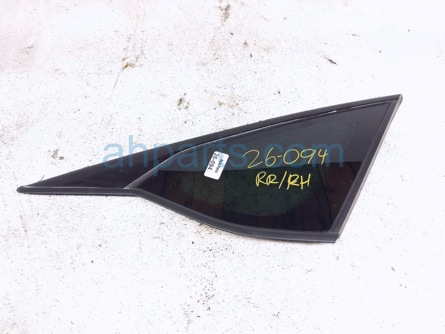 Honda RH QUARTER WINDOW GLASS