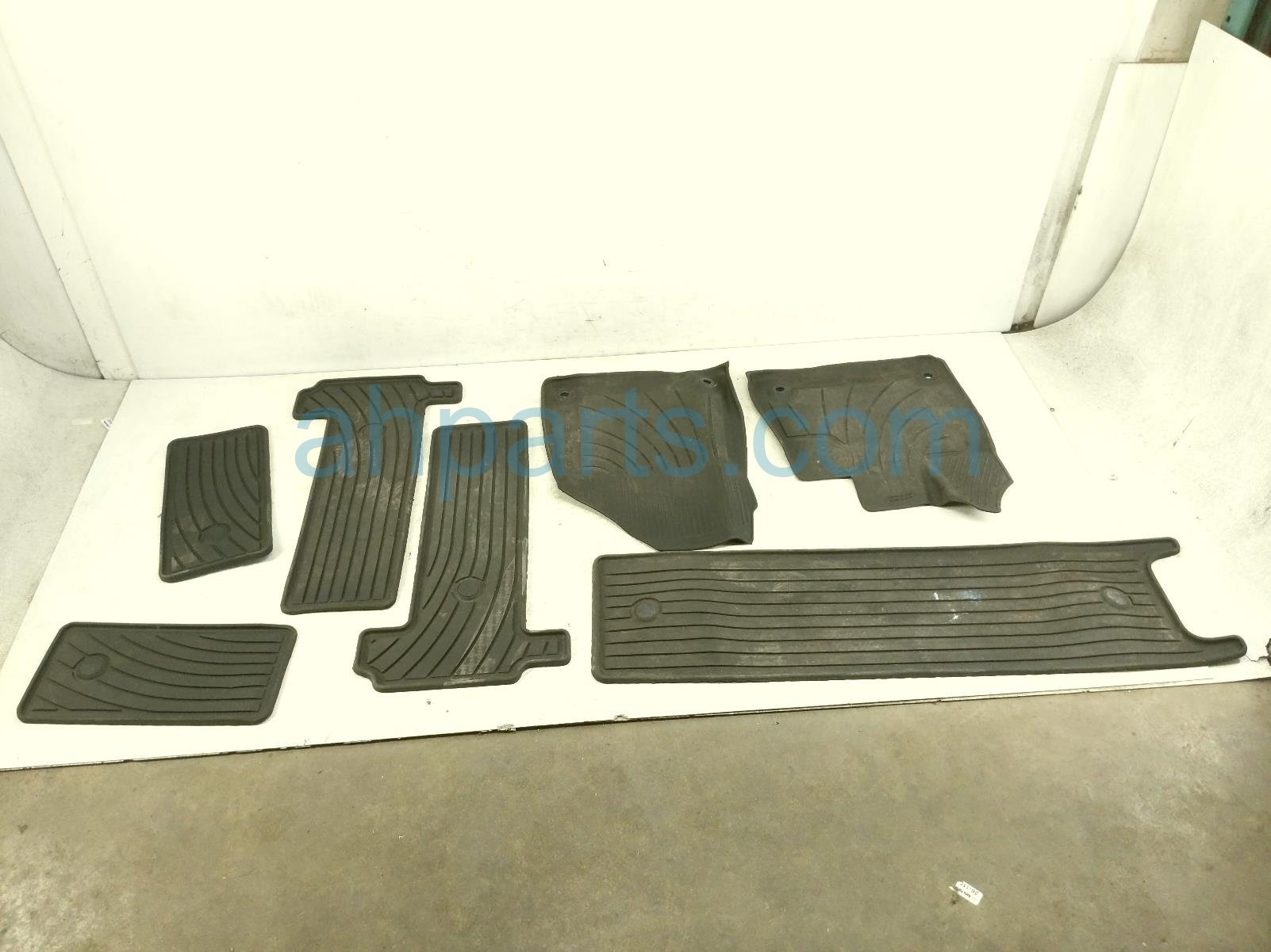 2021 Toyota Sienna 4 Piece All Weather Floor Mats Blk PT206 08210 XX Replacement 2021 Toyota Sienna 4 Piece All Weather Floor Mats Blk PT206 08210 XX Replacement thumbnail