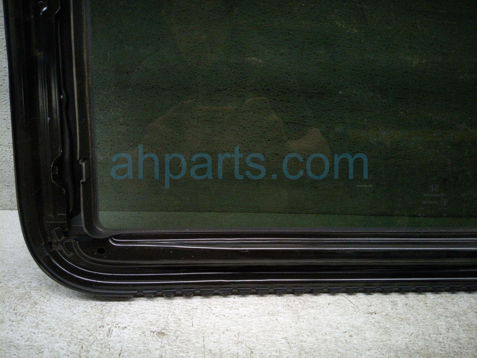 2022 Honda Odyssey Sunroof / Sun Roof Glass Window 70200 THR A01 Replacement 2022 Honda Odyssey Sunroof / Sun Roof Glass Window 70200 THR A01 Replacement thumbnail
