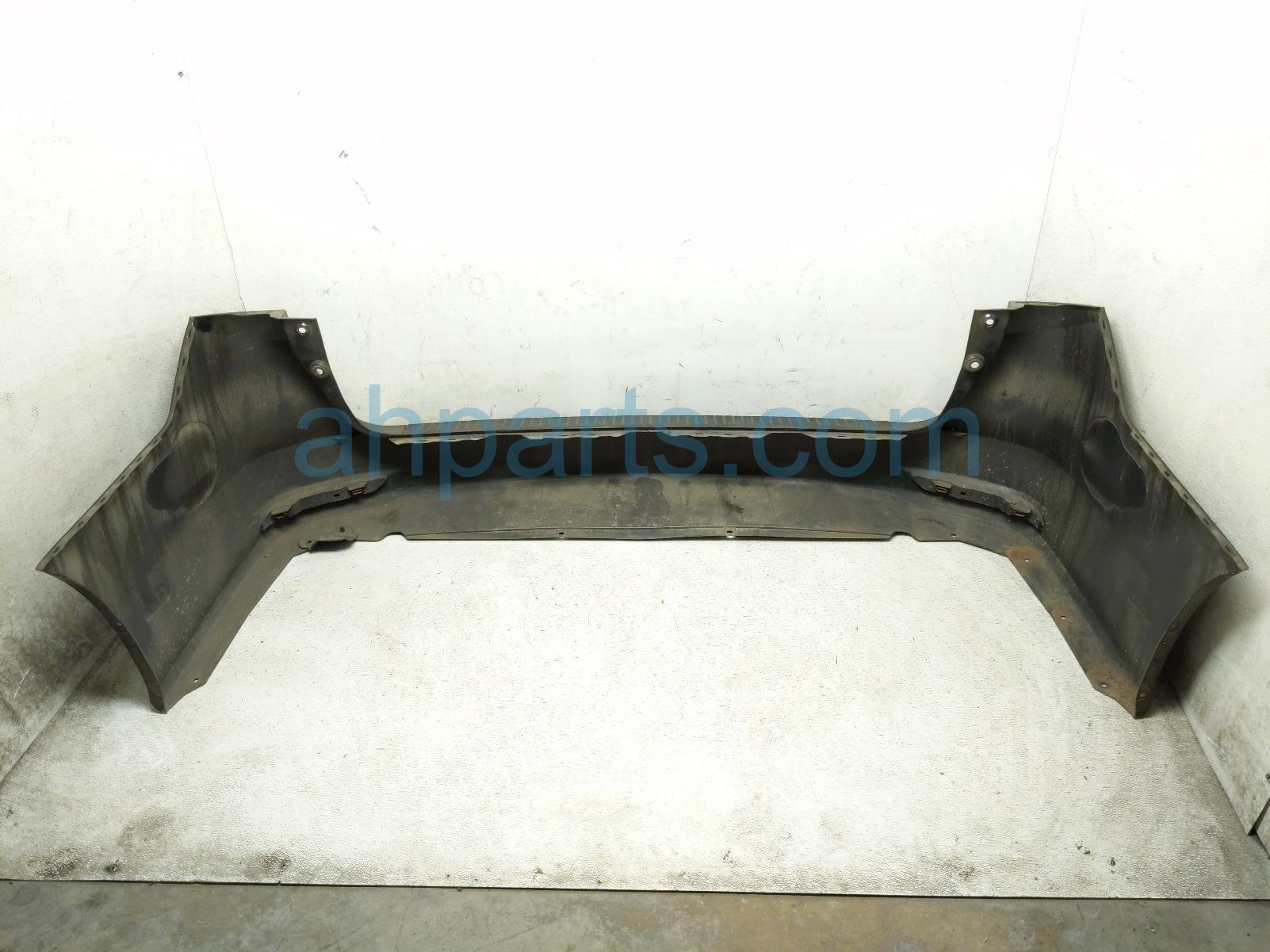 2022 Honda Odyssey Rear Bumper Cover Silver 04715 THR A00ZZ Replacement 2022 Honda Odyssey Rear Bumper Cover Silver 04715 THR A00ZZ Replacement thumbnail