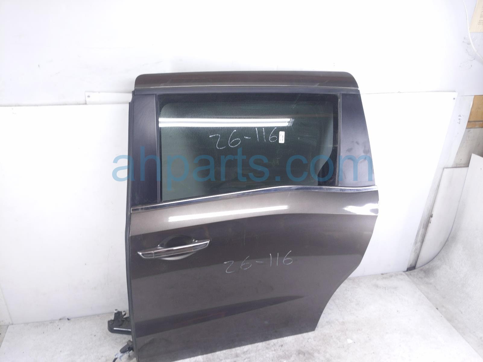 $995 Honda RR/LH DOOR - BRWN - NO INSIDE TRIM