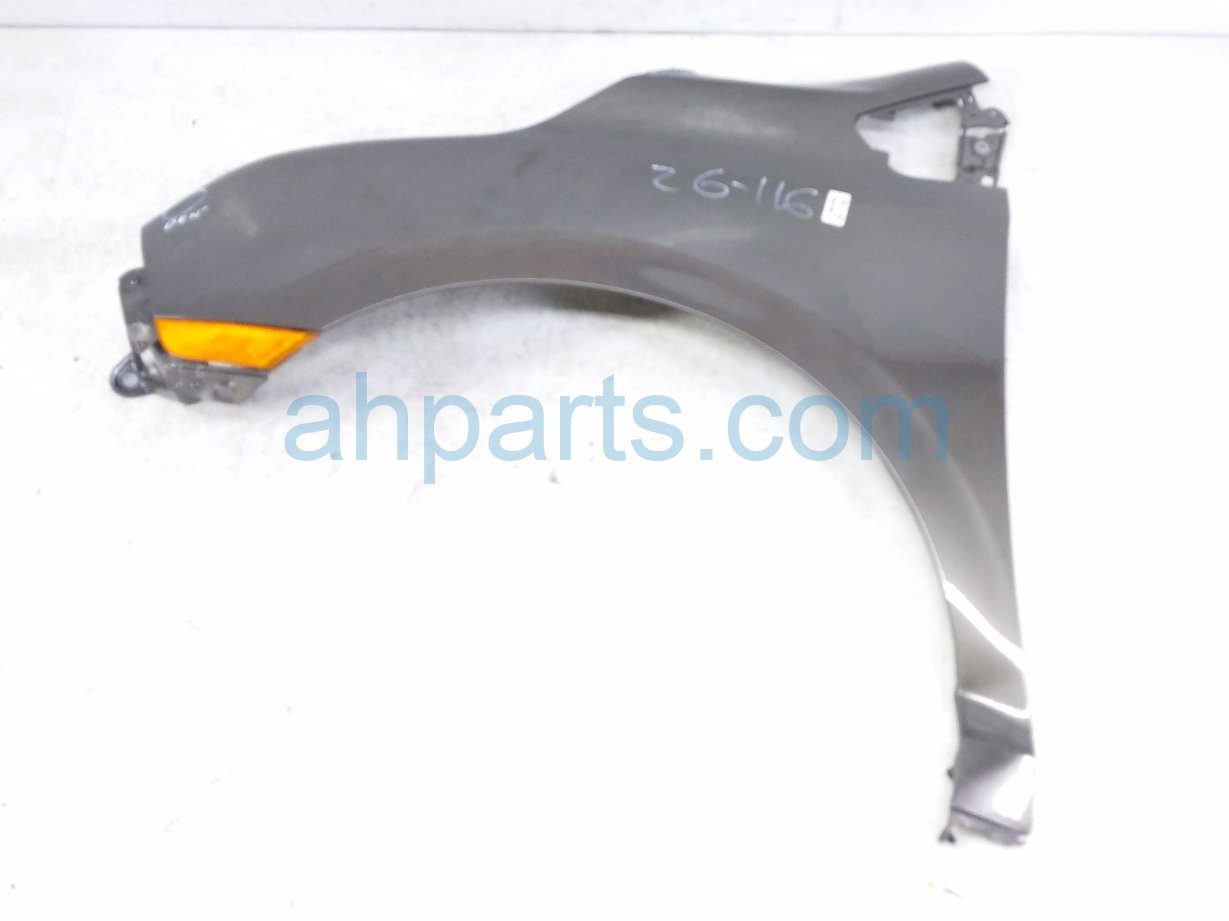 Honda LH FENDER - SILVER *DENTED