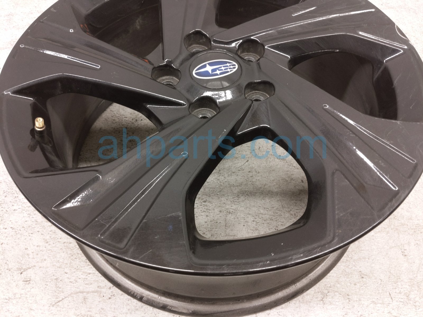 2025 Subaru Crosstrek Front Passenger Wheel / Rim Curb Rash 28111FN150 Replacement 2025 Subaru Crosstrek Front Passenger Wheel / Rim Curb Rash 28111FN150 Replacement thumbnail