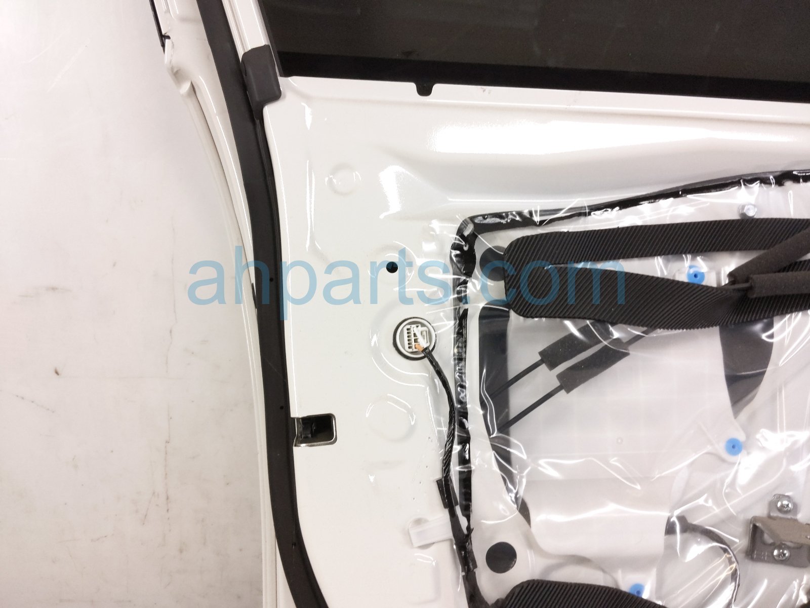 2025 Subaru Crosstrek Front Driver Door White No Mirror/trim 60009FN15A9P Replacement 2025 Subaru Crosstrek Front Driver Door White No Mirror/trim 60009FN15A9P Replacement thumbnail