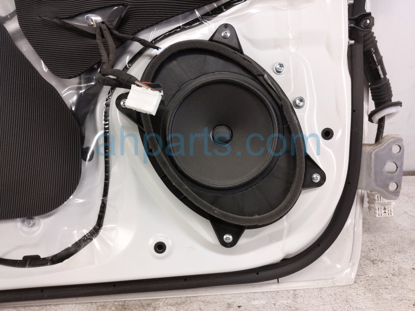 2025 Subaru Crosstrek Front Driver Door White No Mirror/trim 60009FN15A9P Replacement 2025 Subaru Crosstrek Front Driver Door White No Mirror/trim 60009FN15A9P Replacement thumbnail