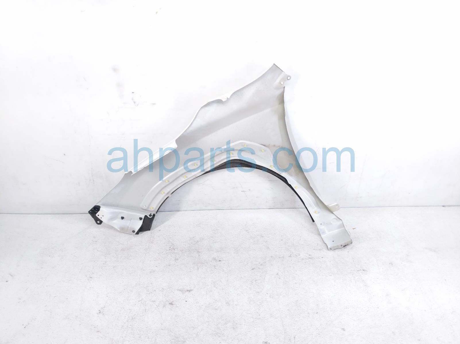 2025 Subaru Crosstrek Front Passenger Fender White *dent 57120FN10A9P Replacement 2025 Subaru Crosstrek Front Passenger Fender White *dent 57120FN10A9P Replacement thumbnail
