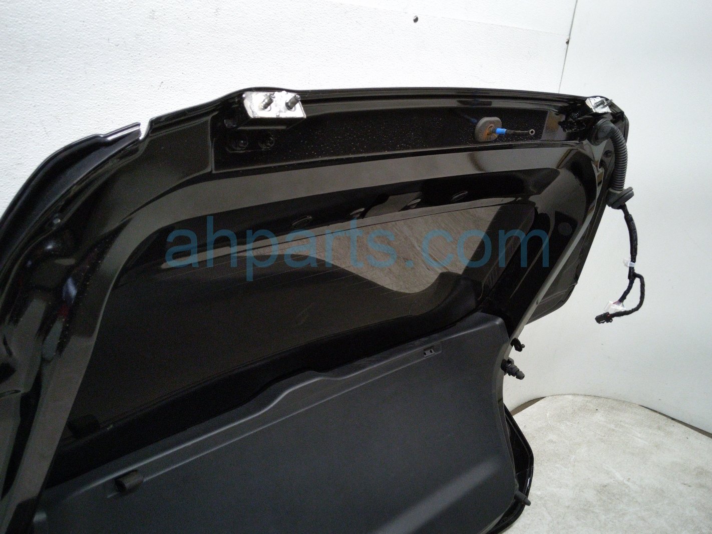 2025 Nissan Kicks Trunk / Decklid Black K0100 7LFGE Replacement 2025 Nissan Kicks Trunk / Decklid Black K0100 7LFGE Replacement thumbnail