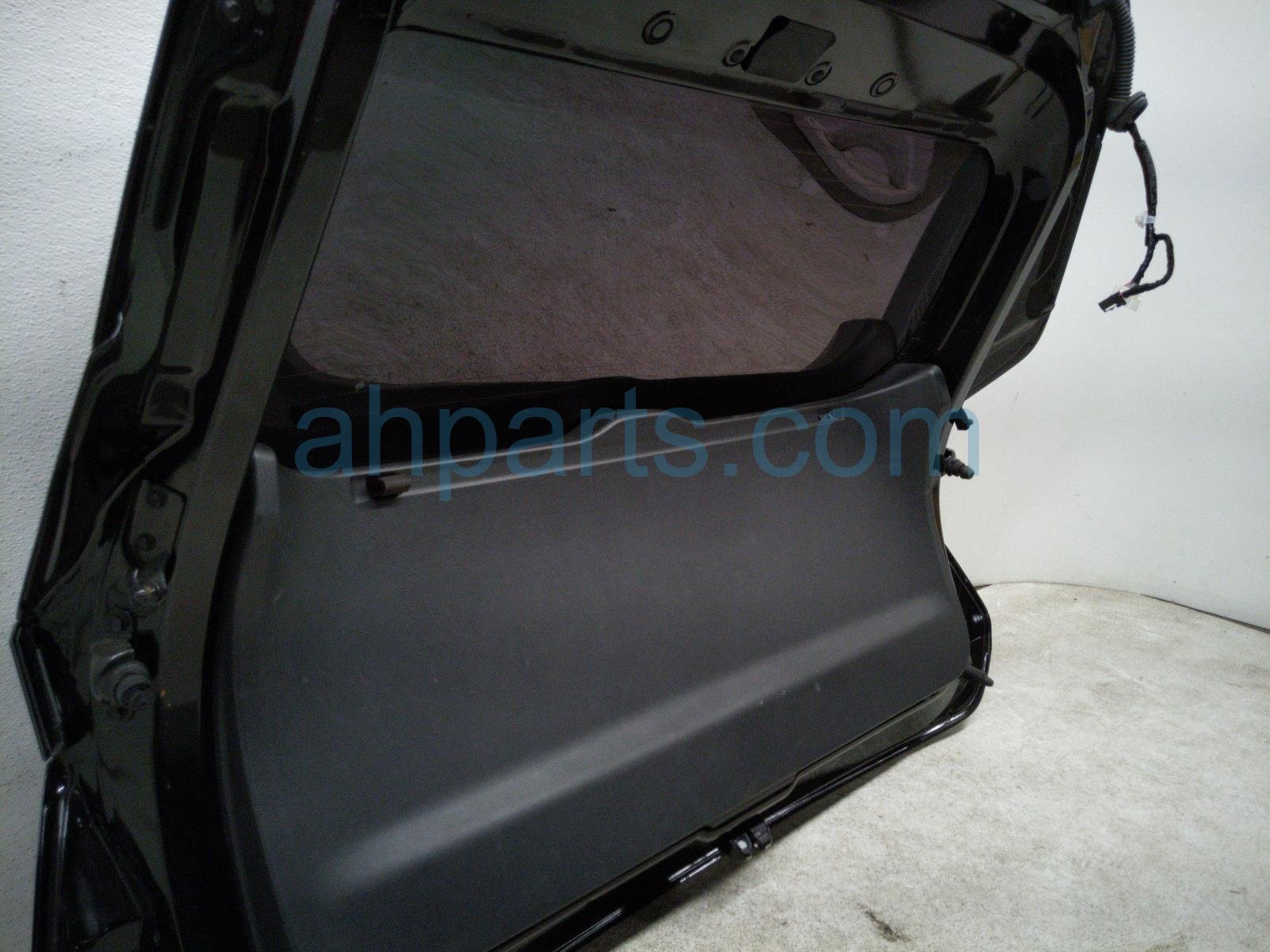 2025 Nissan Kicks Trunk / Decklid Black K0100 7LFGE Replacement 2025 Nissan Kicks Trunk / Decklid Black K0100 7LFGE Replacement thumbnail