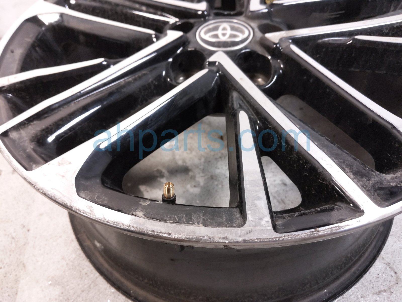 2026 Toyota Camry Rear Passenger Wheel / Rim 42611 AQ020 Replacement 2026 Toyota Camry Rear Passenger Wheel / Rim 42611 AQ020 Replacement thumbnail