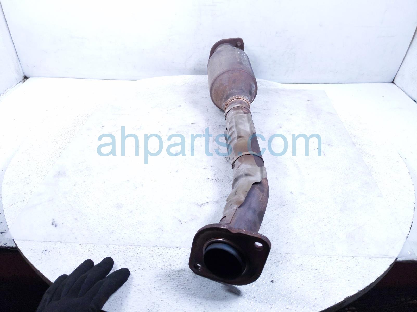2021 Nissan Titan Catalytic Driver Lower Exhaust Converter 5.6l 20020 9FV0A Replacement 2021 Nissan Titan Catalytic Driver Lower Exhaust Converter 5.6l 20020 9FV0A Replacement thumbnail