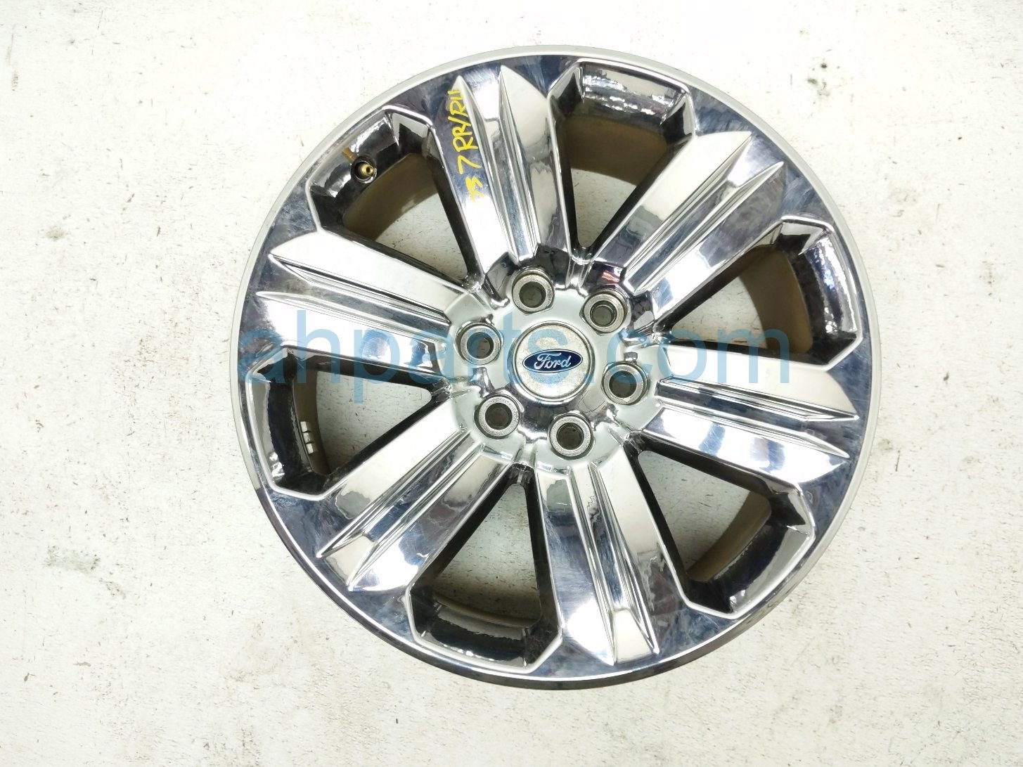 $175 Ford RR/RH WHEEL / RIM