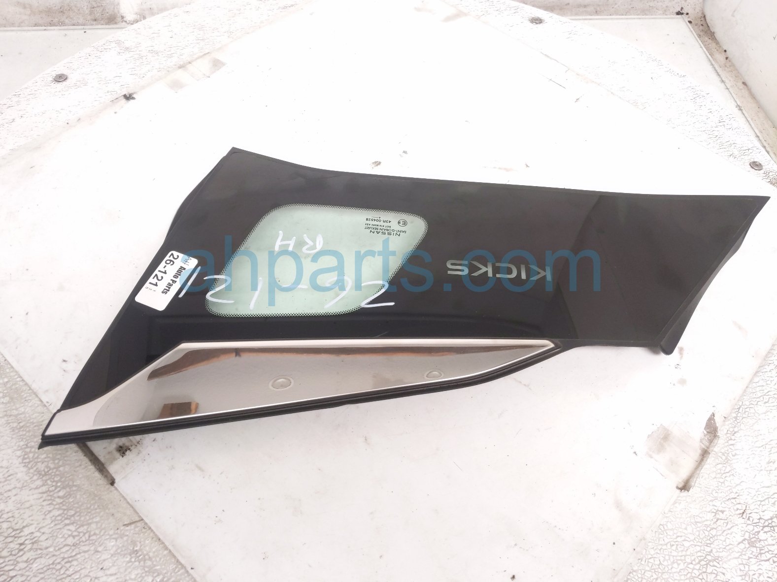 2025 Nissan Kicks Passenger Quarter Window Glass 83300 7LG0B Replacement 2025 Nissan Kicks Passenger Quarter Window Glass 83300 7LG0B Replacement thumbnail