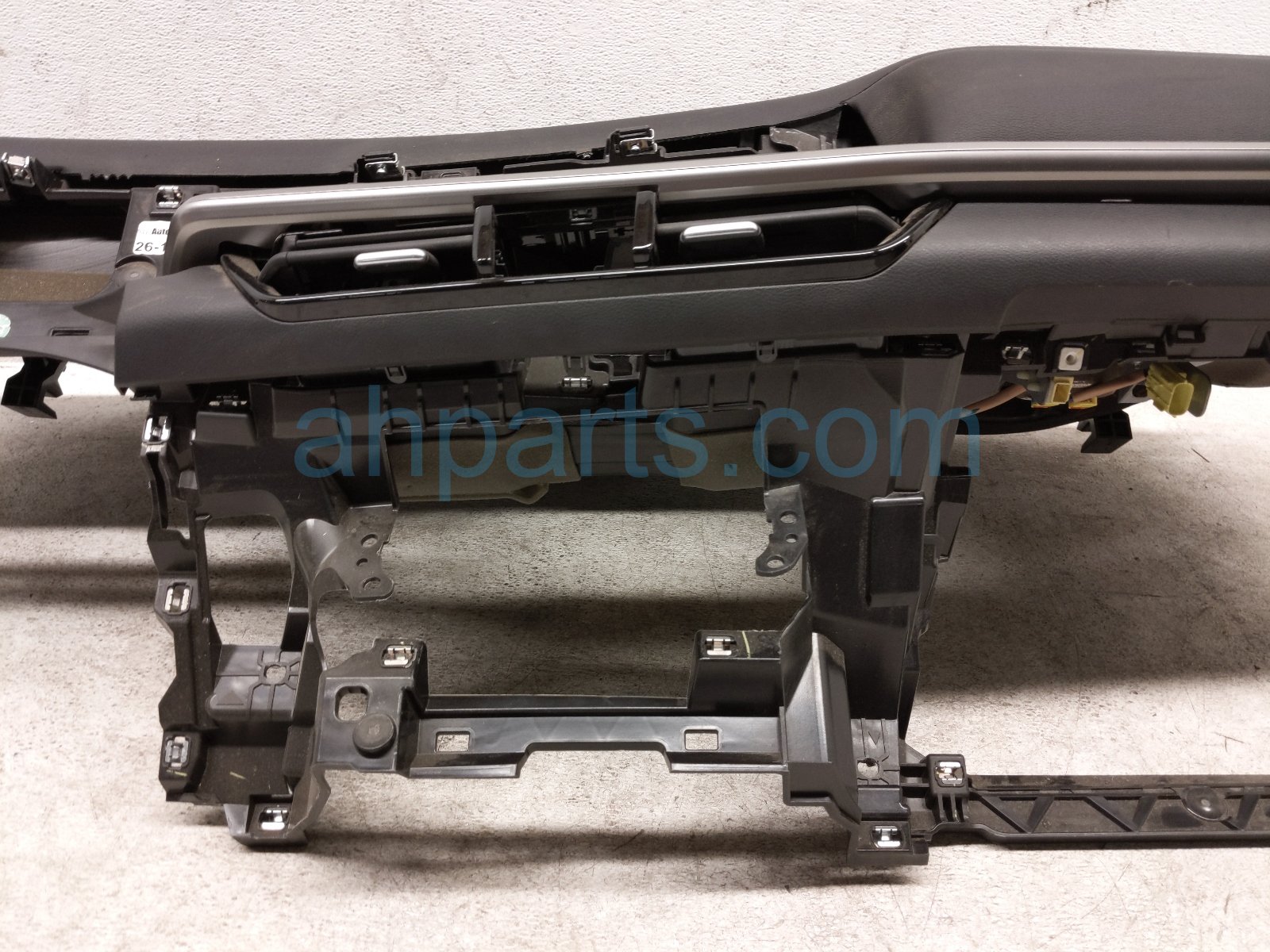 2025 Nissan Kicks Dashboard W/ Airbag 68200 7LF1A Replacement 2025 Nissan Kicks Dashboard W/ Airbag 68200 7LF1A Replacement thumbnail
