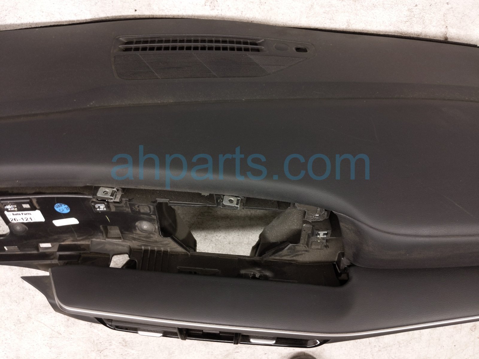 2025 Nissan Kicks Dashboard W/ Airbag 68200 7LF1A Replacement 2025 Nissan Kicks Dashboard W/ Airbag 68200 7LF1A Replacement thumbnail