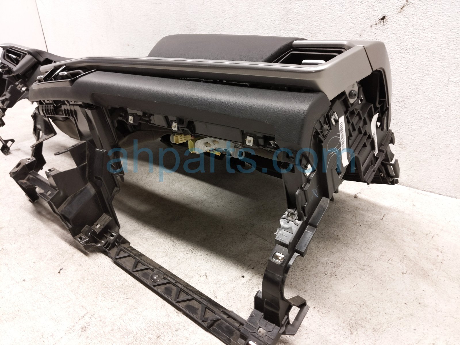 2025 Nissan Kicks Dashboard W/ Airbag 68200 7LF1A Replacement 2025 Nissan Kicks Dashboard W/ Airbag 68200 7LF1A Replacement thumbnail