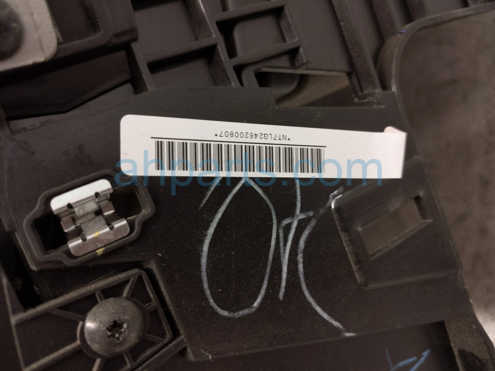 2025 Nissan Kicks Dashboard W/ Airbag 68200 7LF1A Replacement 2025 Nissan Kicks Dashboard W/ Airbag 68200 7LF1A Replacement thumbnail