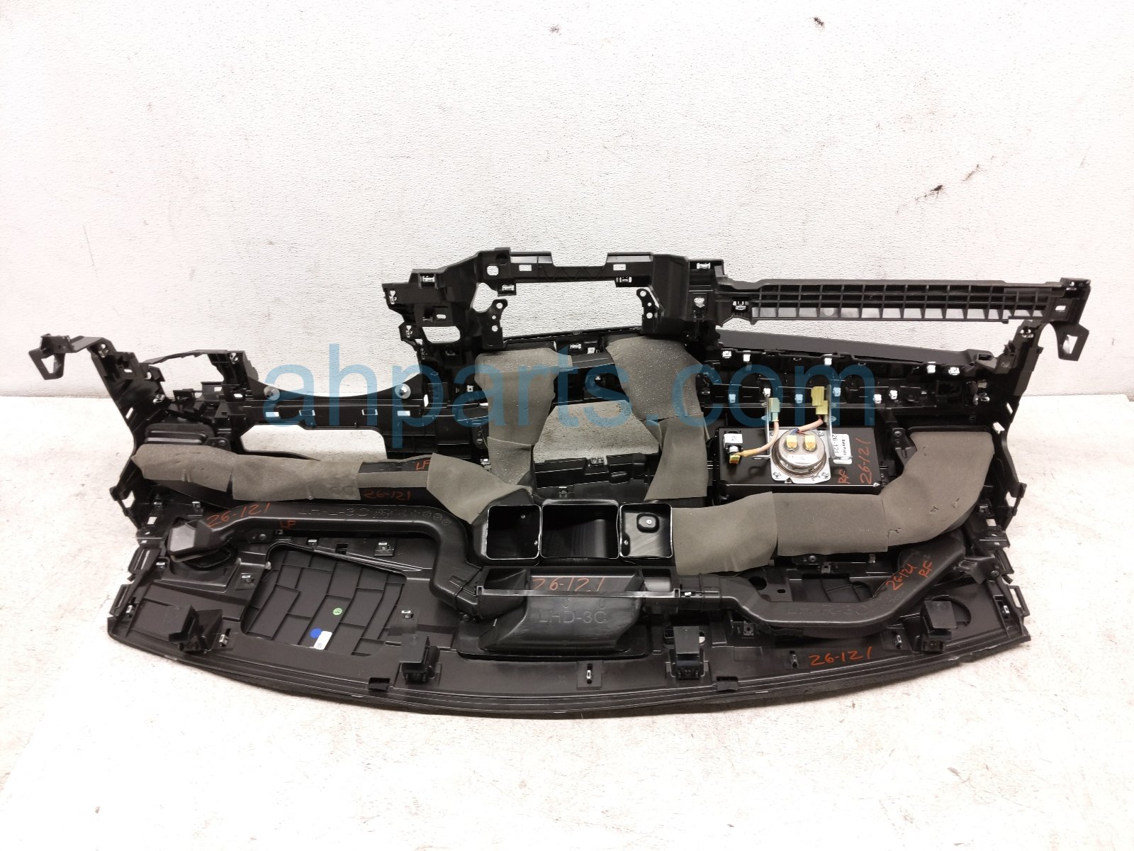 2025 Nissan Kicks Dashboard W/ Airbag 68200 7LF1A Replacement 2025 Nissan Kicks Dashboard W/ Airbag 68200 7LF1A Replacement thumbnail