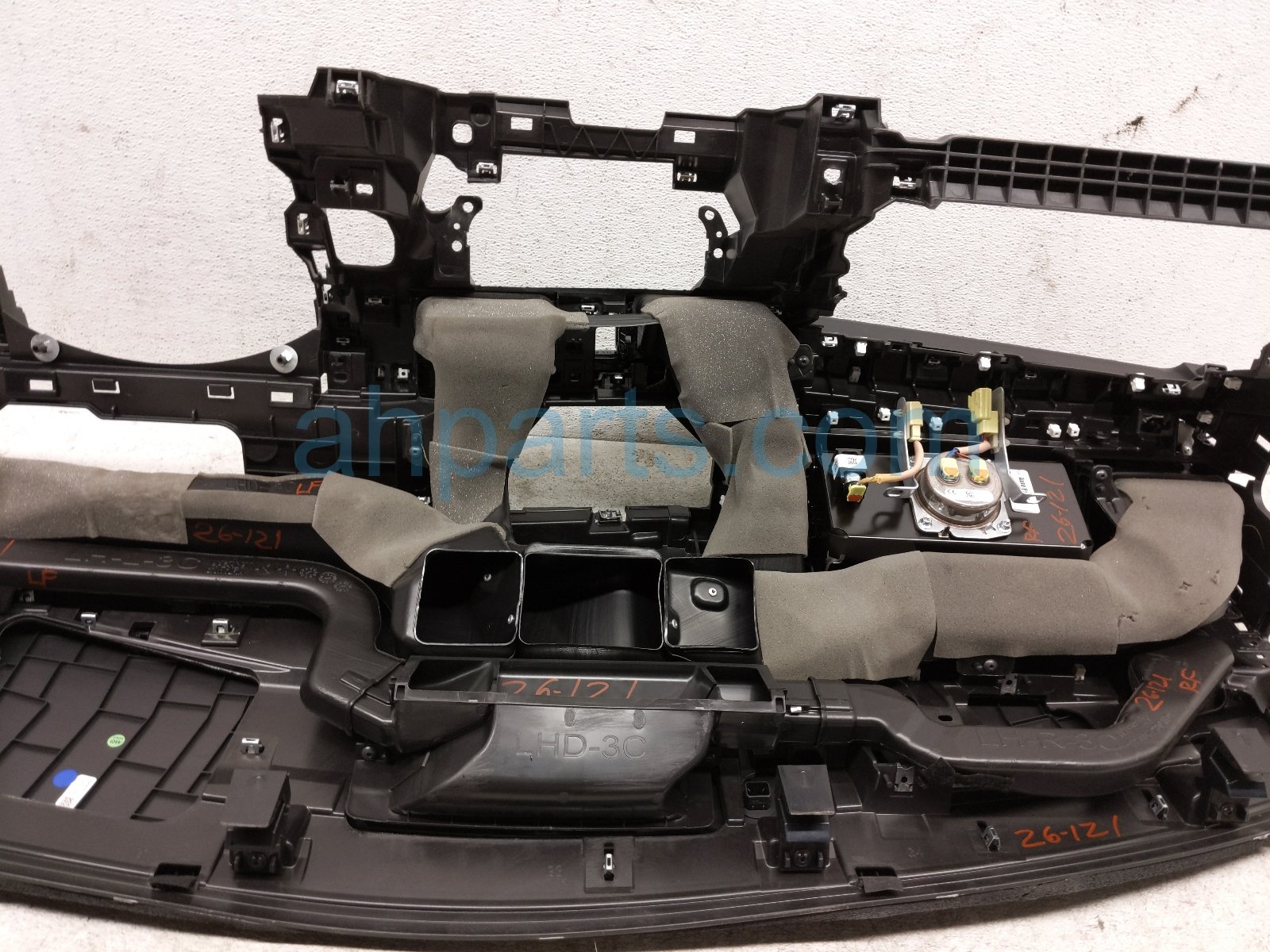 2025 Nissan Kicks Dashboard W/ Airbag 68200 7LF1A Replacement 2025 Nissan Kicks Dashboard W/ Airbag 68200 7LF1A Replacement thumbnail